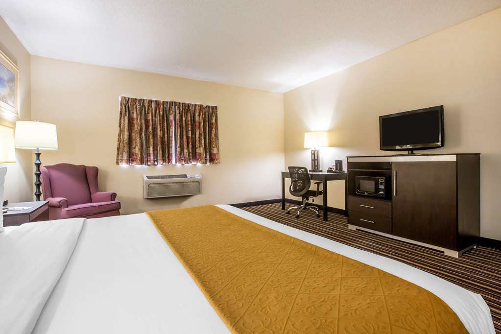 Quality Inn Schenectady - Albany Room photo